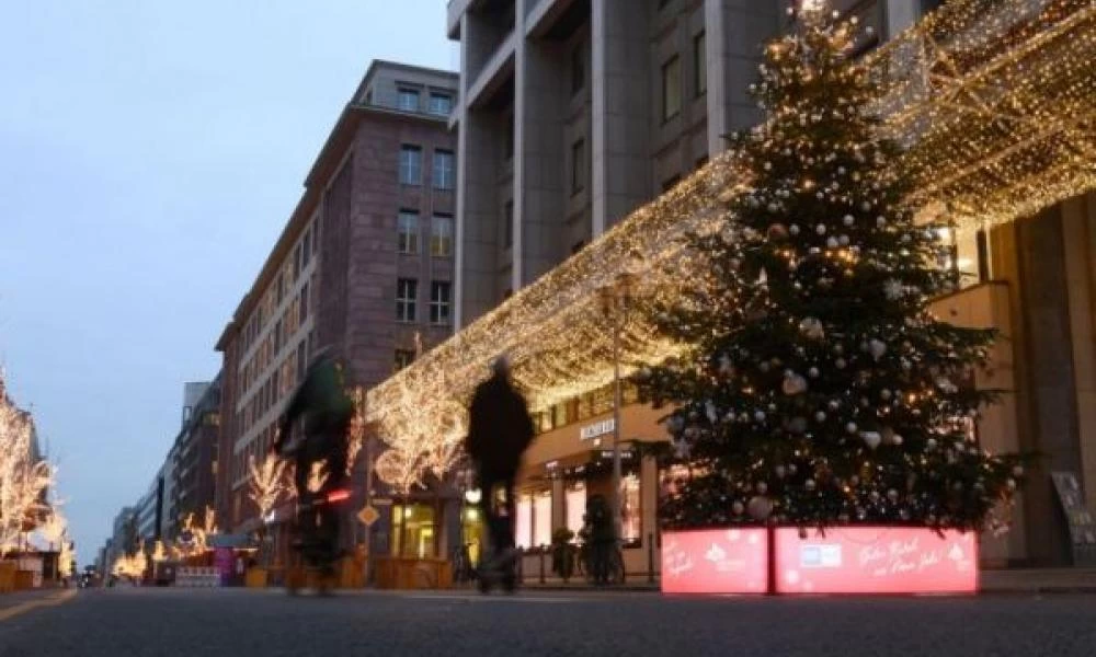 H Eυρώπη "ξεστολίζει" και ξαναμπαίνει πάλι σε σκληρό lockdown